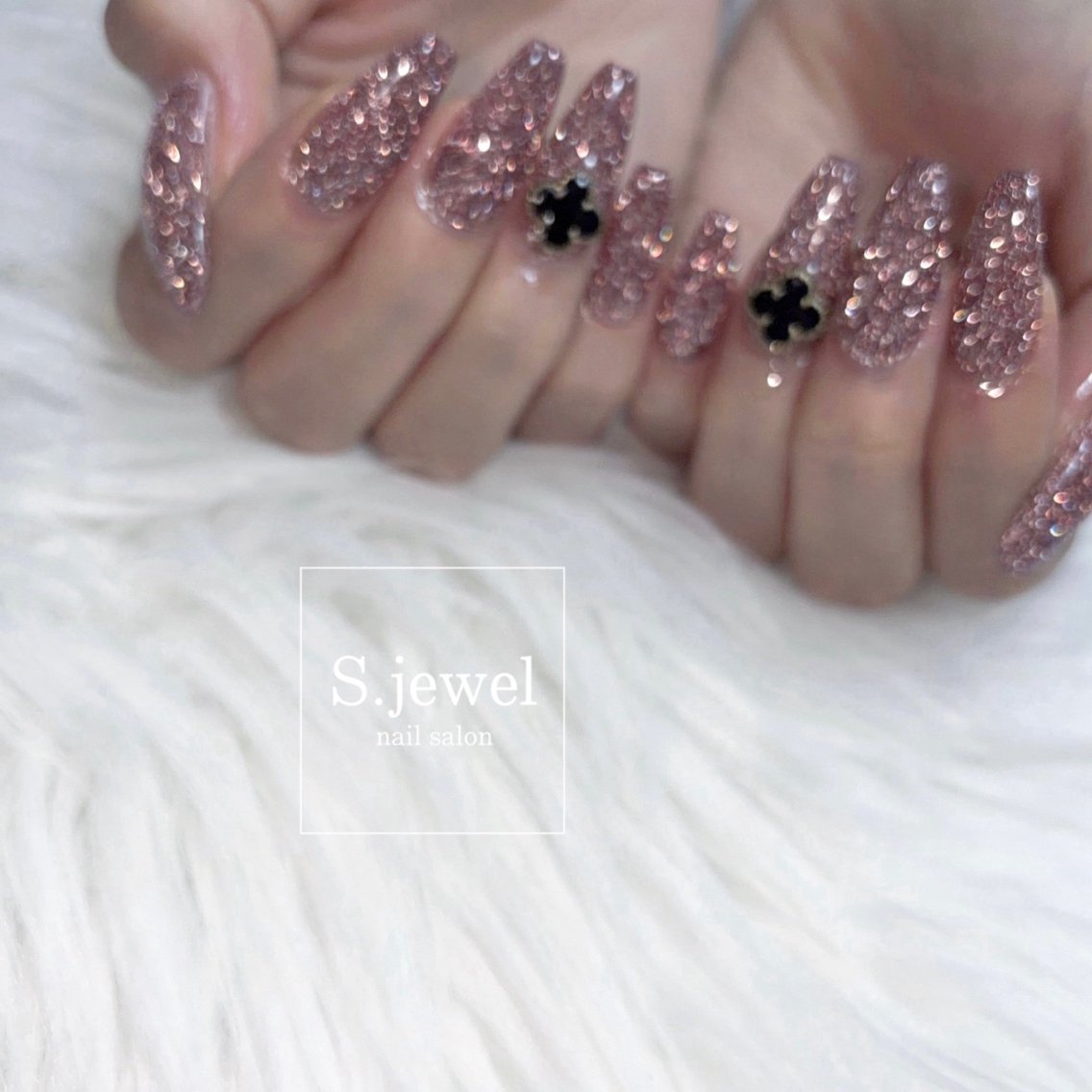 ネイル S. JEWELのネイルデザイン
