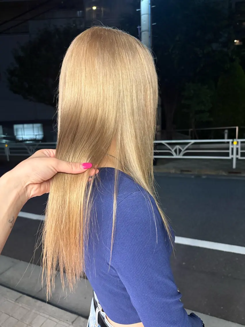 ロング カラー ブロンド ヘアカラー リカ/ハイトーン ・オリーブ🍀のヘアスタイル