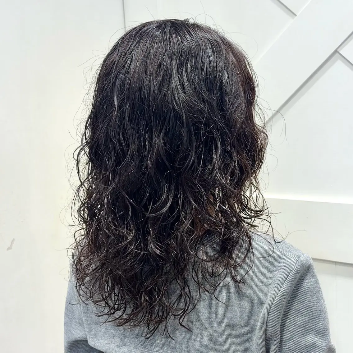ミディアム パーマ ミディアムパーマ レイヤーカット カット パーマ 横浜パーマ🌐ボブ✨ 暖色カラーもえかのヘアスタイル
