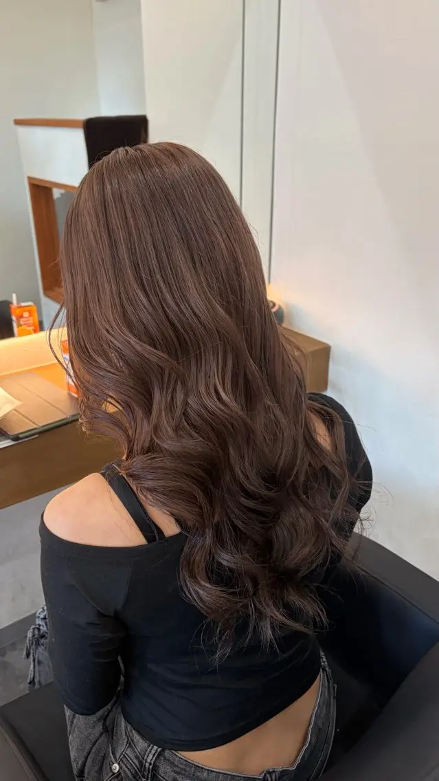 ロング ショートボブ 韓国風カラー ボブ ハイライト 髪質改善 カット ヘアカラー トリートメント 神田 姫奈|郡山 |レイヤーカットのヘアスタイル