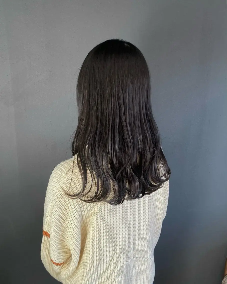 セミロング カラー カット ヘアカラー 暗髪とオリーブ🌿 渡辺拓人のヘアスタイル