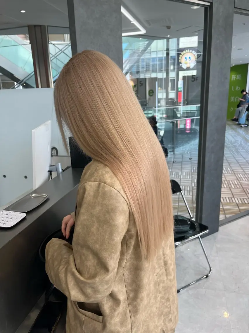 ロング カラー ヘアカラー トリートメント ヘアセット 韓国ヘア🖤/透明感 shihoのヘアスタイル