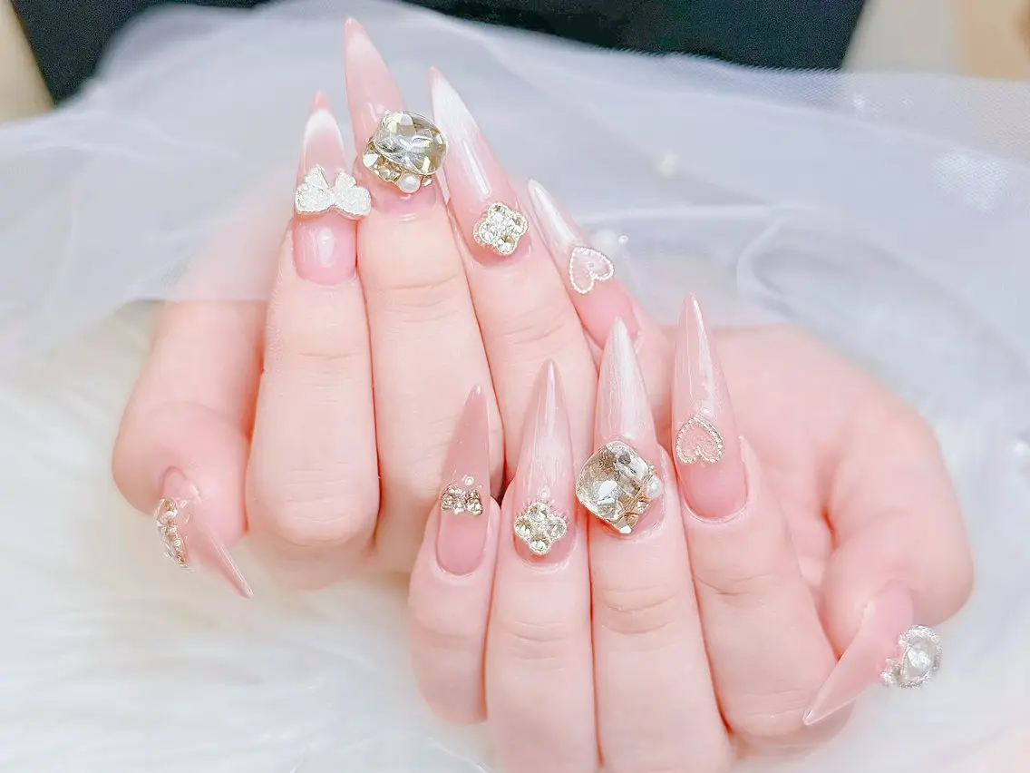 ネイル チークネイル 長さ出し フラッシュネイル フレンチネイル グラデーション ハンドネイル AN NAIL 高田馬場のネイルデザイン