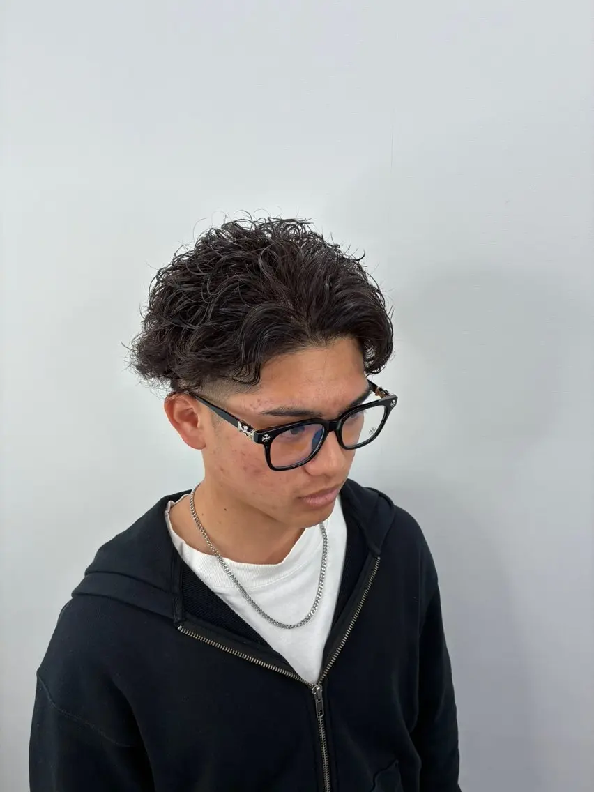 ショート パーマ メンズ 中山 優哉のヘアスタイル