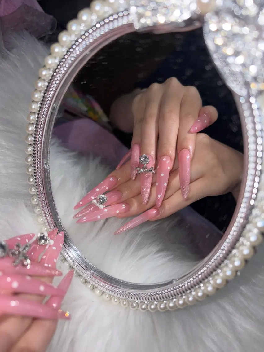 ネイル ドット ハンドネイル nail salon Lilynのネイルデザイン