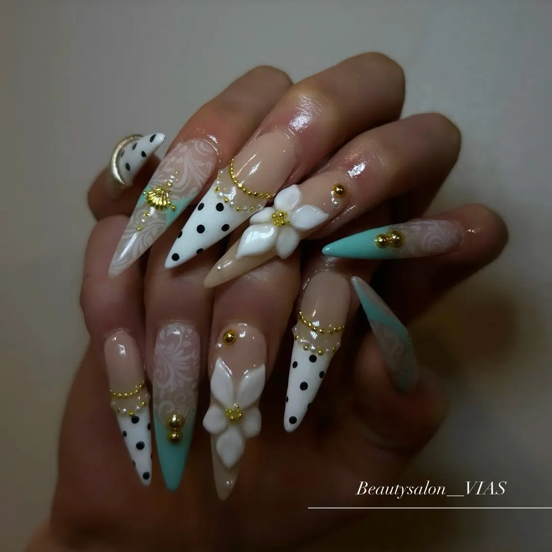 ネイル ハンドネイル VIAS ~EYE&NAIL~のマツエク・マツパデザイン