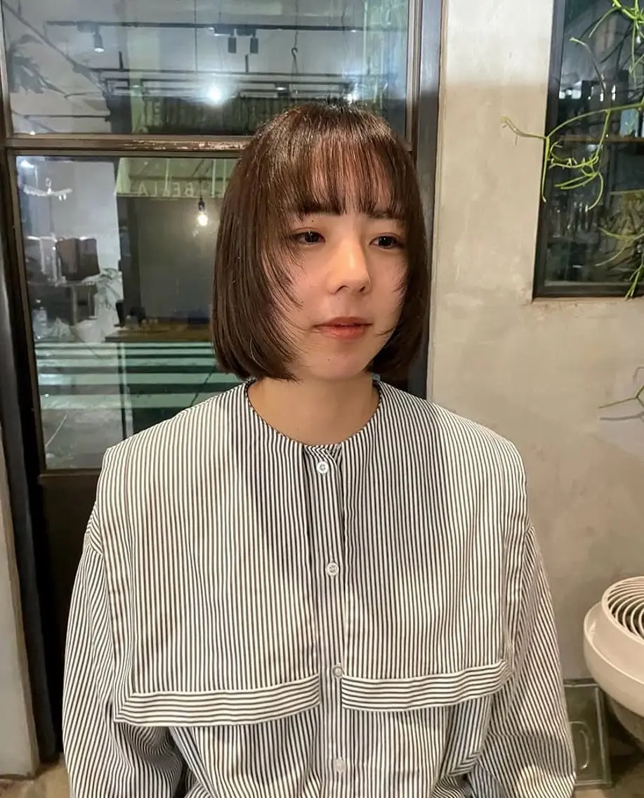 ショート カラー ブラウンカラー 透明感カラー ひな子　江坂美容室 カラーモデルのヘアスタイル