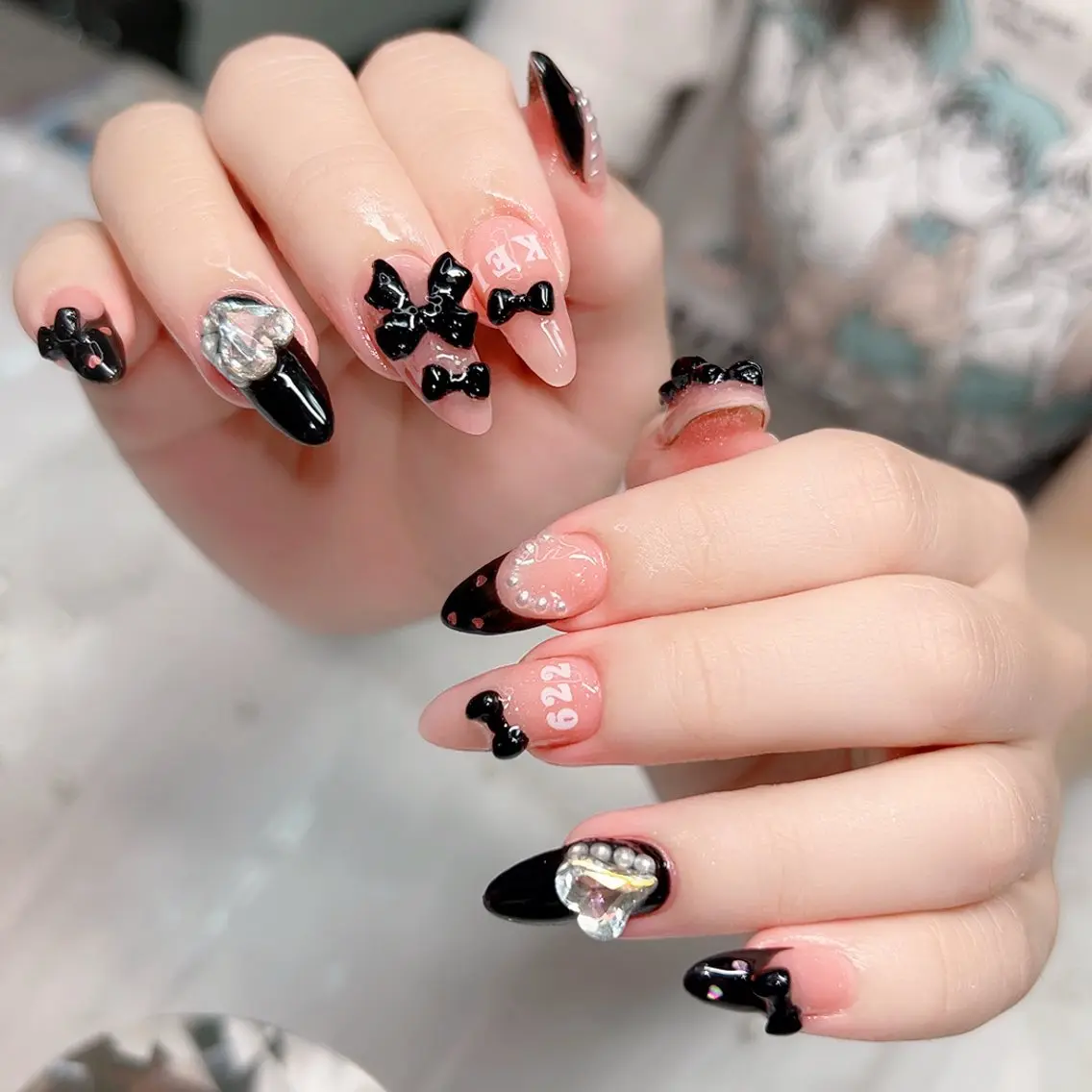 ネイル オーロラネイル ミラーネイル オフィスネイル ワンカラーネイル シンプルネイル Cute Tips nailのネイルデザイン