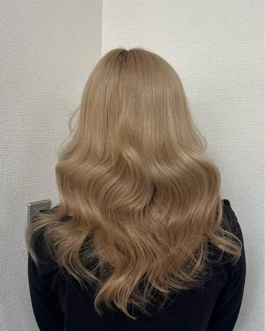 🌟ブリーチリタッチ+オンカラー+トリートメント🌟【リタッチ幅5cm以内】の写真