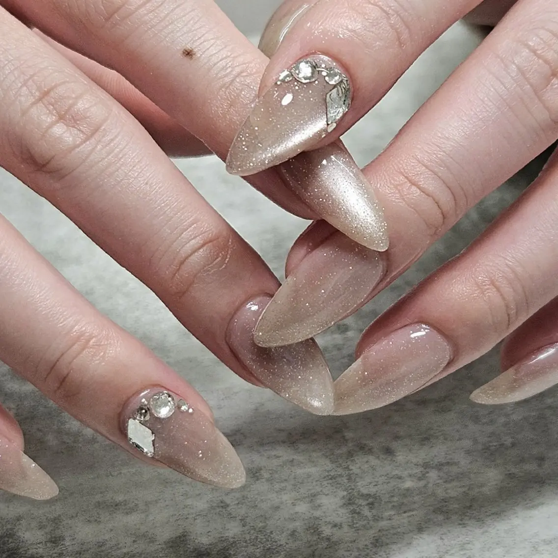 ネイル マグネットネイル ハンドネイル Lia Nailのネイルデザイン