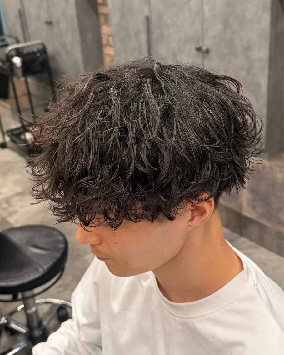パーマ メンズ カット パーマ シャドウ/フェザー 朝崎倭斗のヘアスタイル