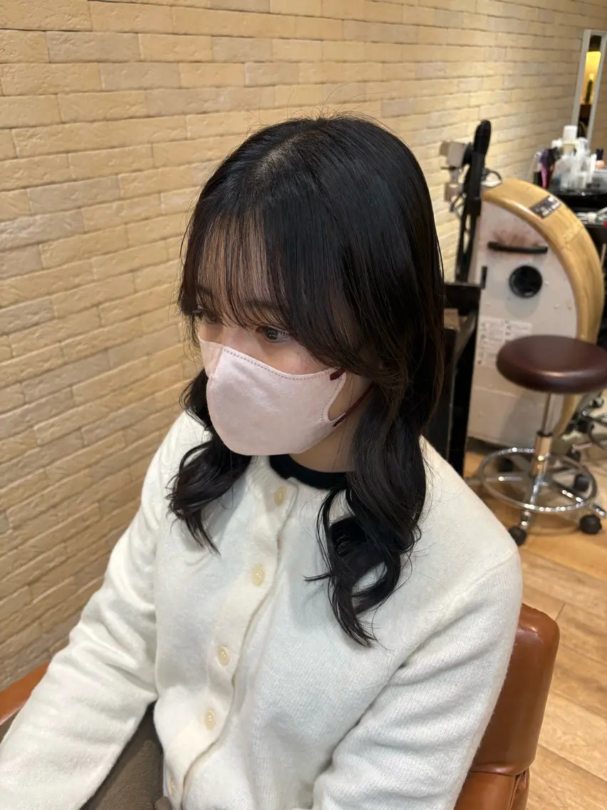 ミディアム カラー カット ヘアカラー しおり🍬 KOKORO🤍のヘアスタイル