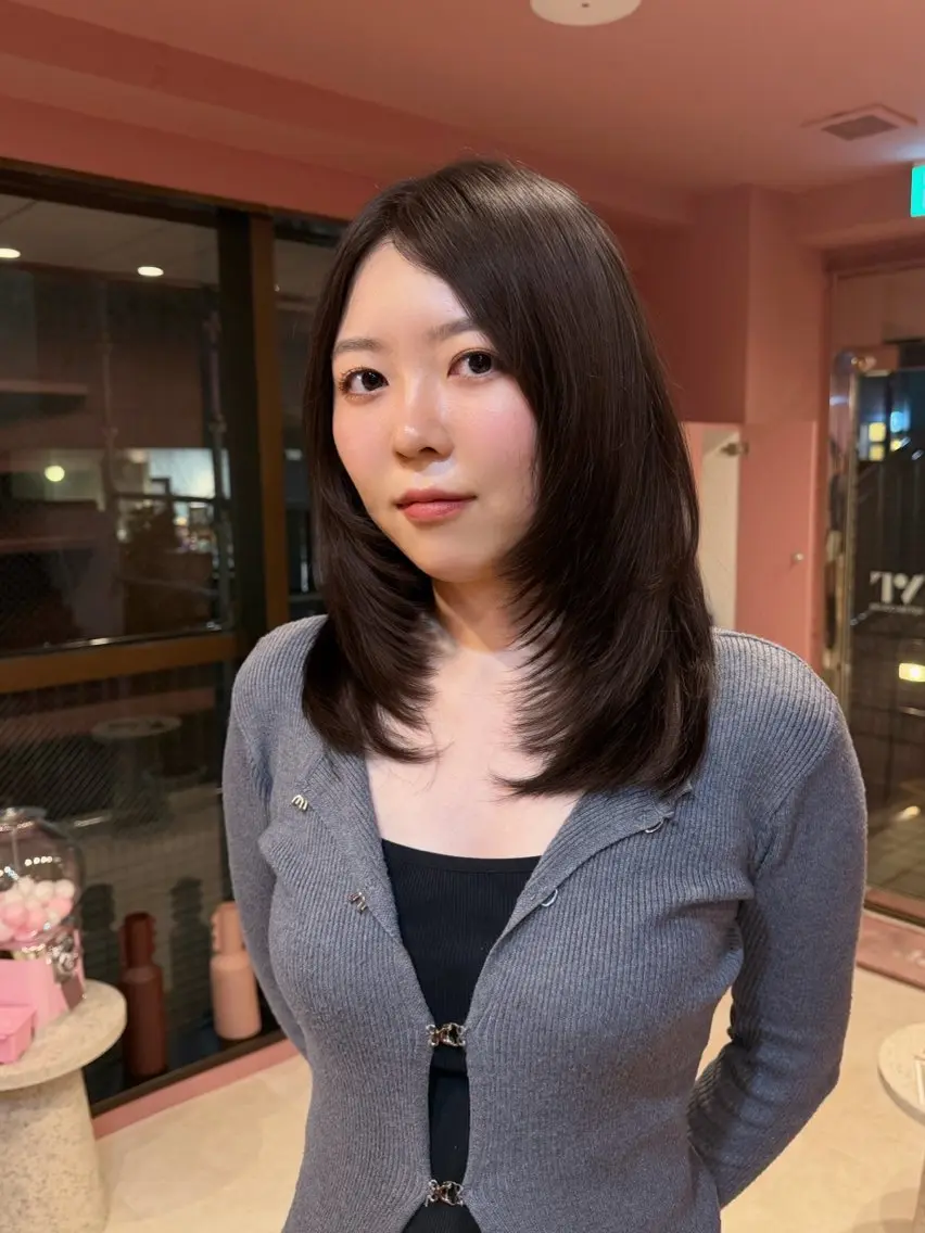 セミロング カット ヘアカラー トリートメント 透明感カラー♡ 原宿美容室¦Rinaのヘアスタイル