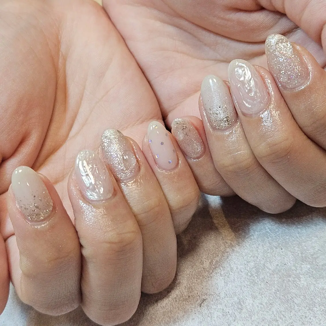 ネイル ニュアンスネイル ホワイト 冬ネイル クリスマス ハンドネイル Nailsalon manoのネイルデザイン