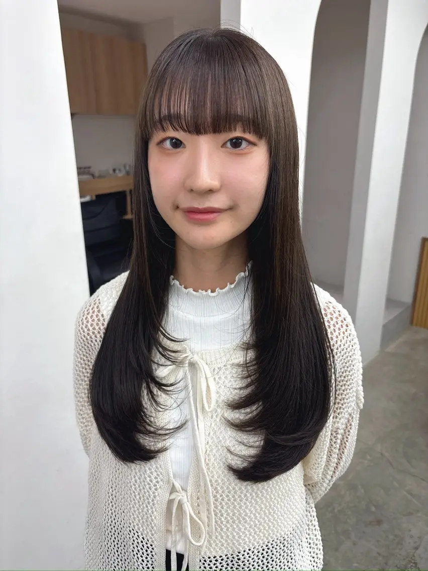 ロング 顔まわりレイヤー 顔周りカット レイヤーカット vince gio 彩織のヘアスタイル