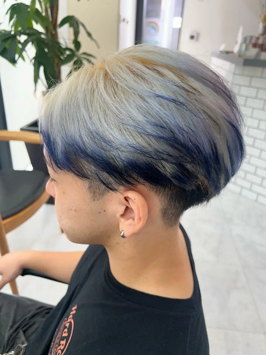 メンズ カット ヘアカラー トリートメント ダブルカラー寒色系 ボリューム改善ハヤトのヘアスタイル