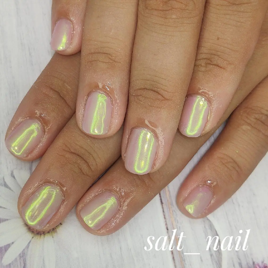 ネイル オーロラネイル 個人サロン saltnailのネイルデザイン