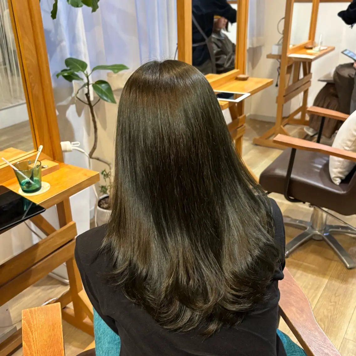 ロング カラー オリーブカラー ヘアカラー RINNO🌷透明感 カラー/髪質改善のヘアスタイル