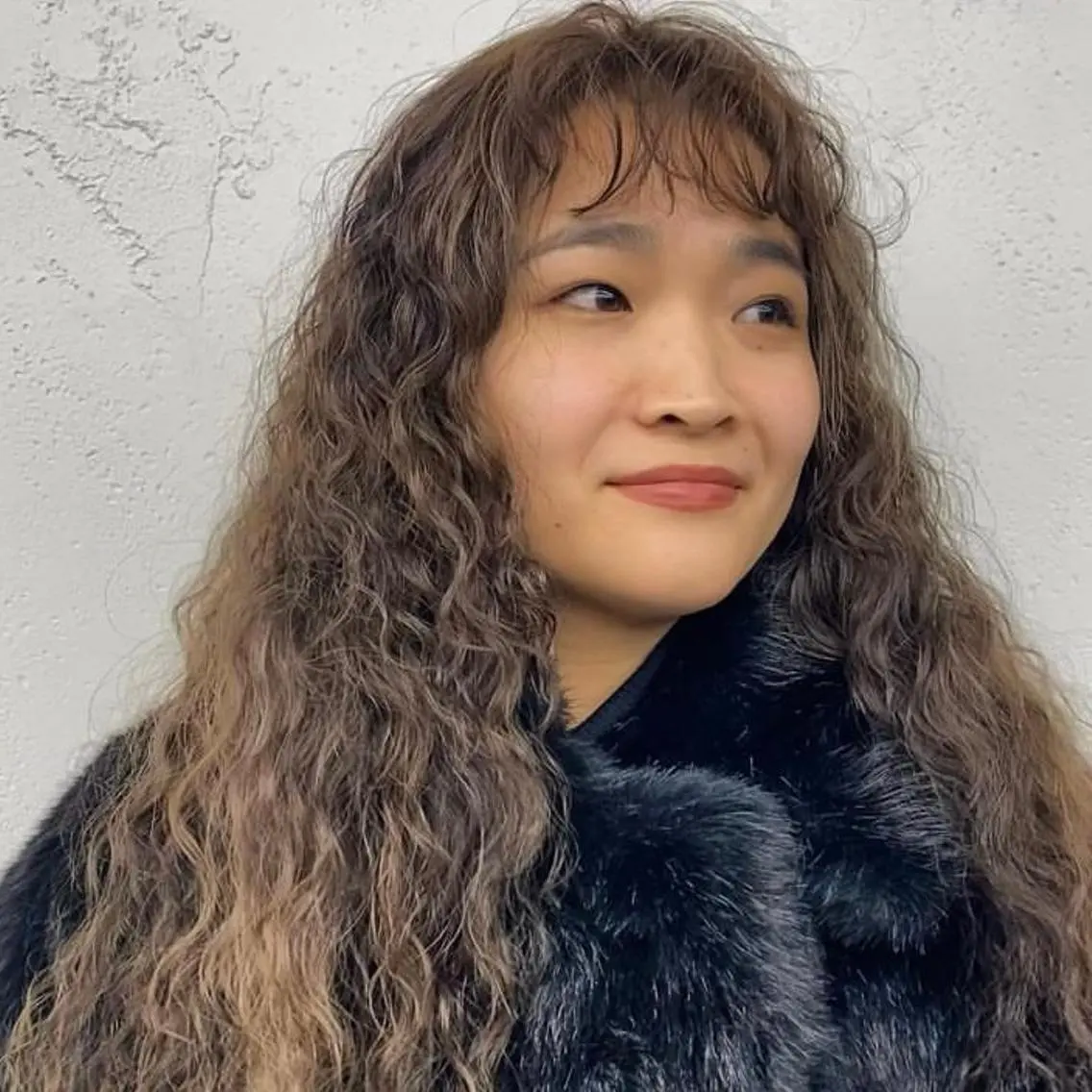 セミロング カラー パーマ セミロングパーマ スパイラルパーマ 大石 沙季のヘアスタイル