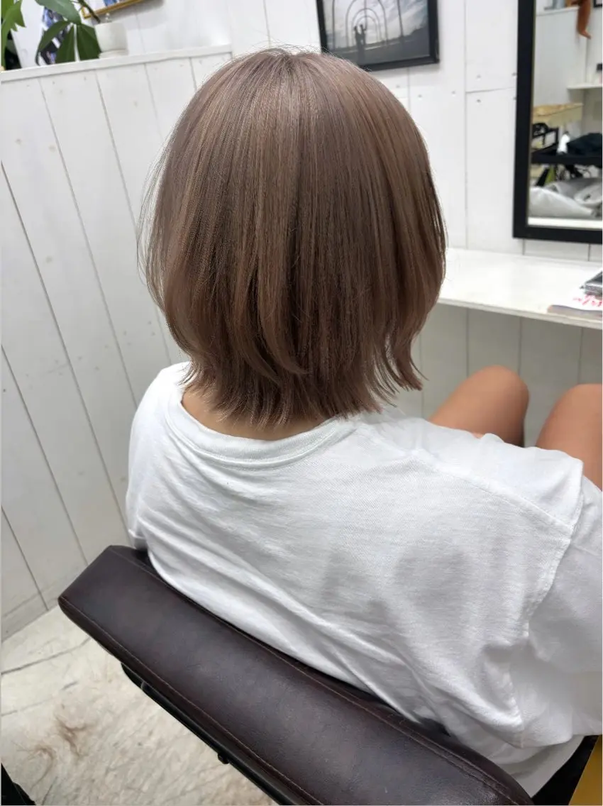 ショート カラー カット ヘアカラー トリートメント Ann./艶髪 /レイヤーカットのヘアスタイル