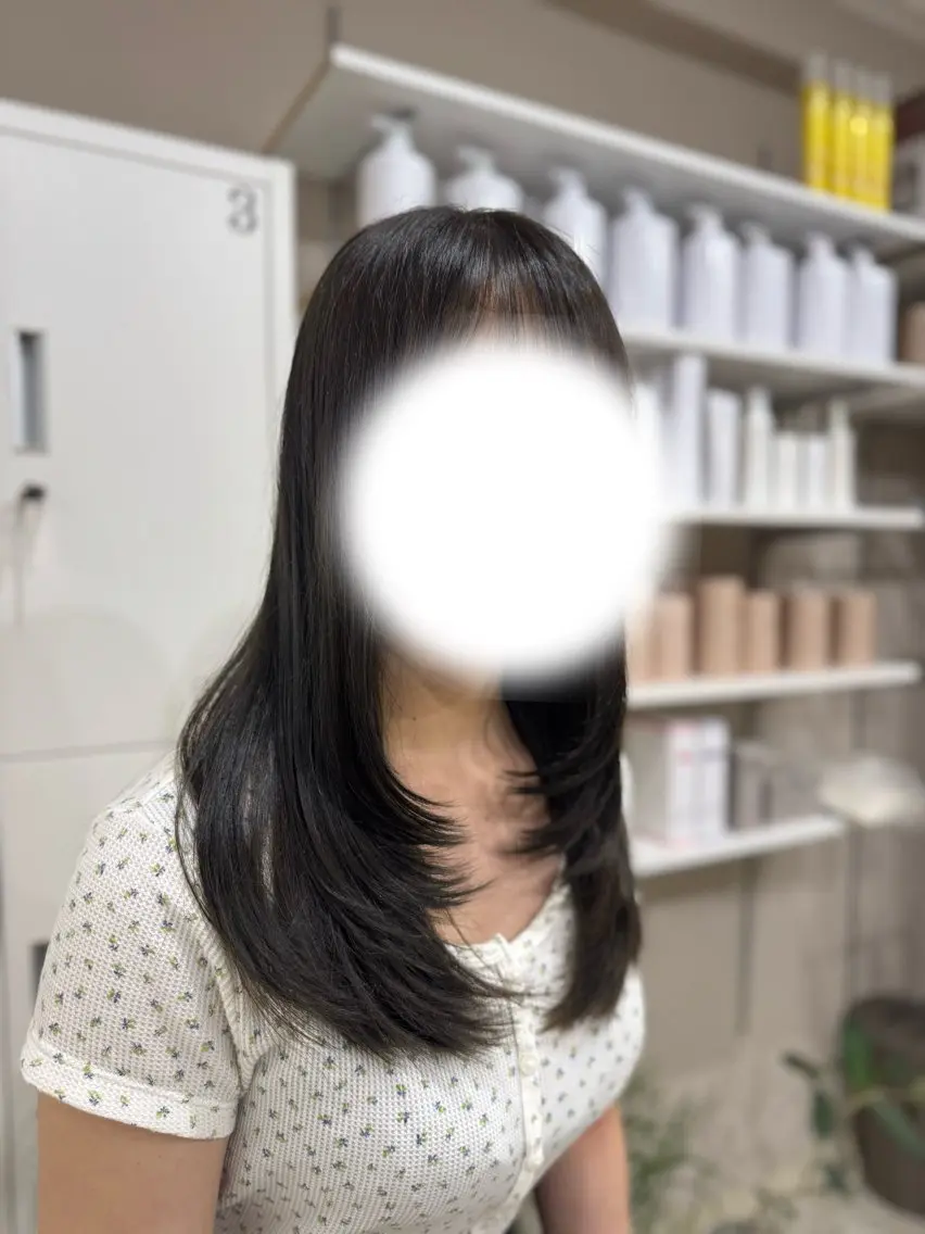 セミロング レイヤーカット ✨️ILL manami✨️のヘアスタイル