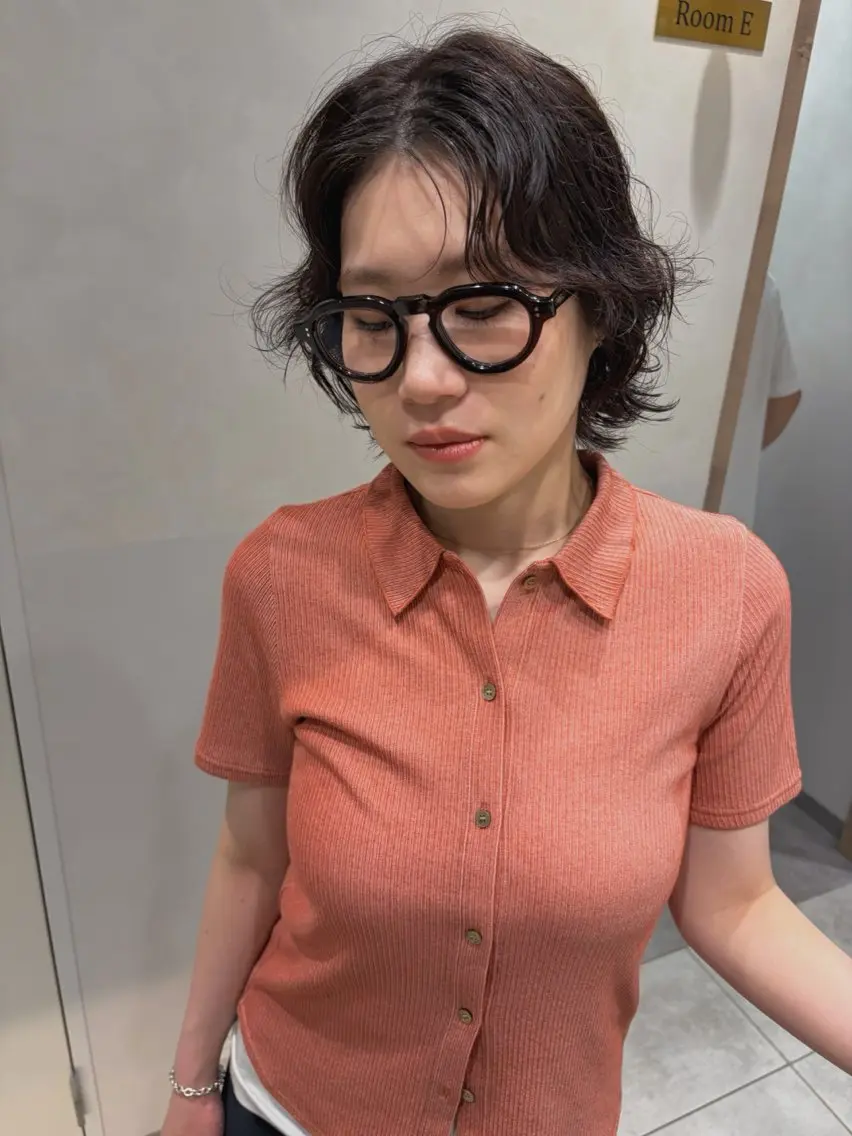 ミディアム カラー パーマ ミディアムパーマ カット ヘアカラー トリートメント 砂原 ひよりのヘアスタイル