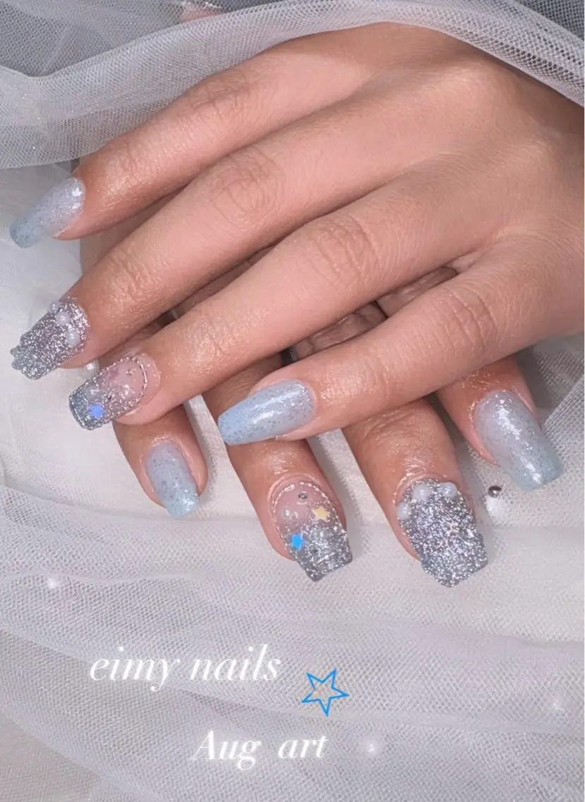 ネイル アートネイル フラッシュネイル グラデーション ラメ(グリッター) 水色 ハンドネイル eimy nails♡のネイルデザイン