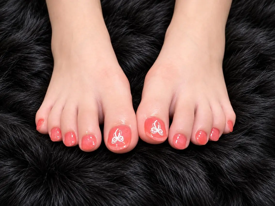 ネイル フットネイル ジェルネイル 赤色 フットネイル 高山ルコ(NAIL) 店長のネイルデザイン