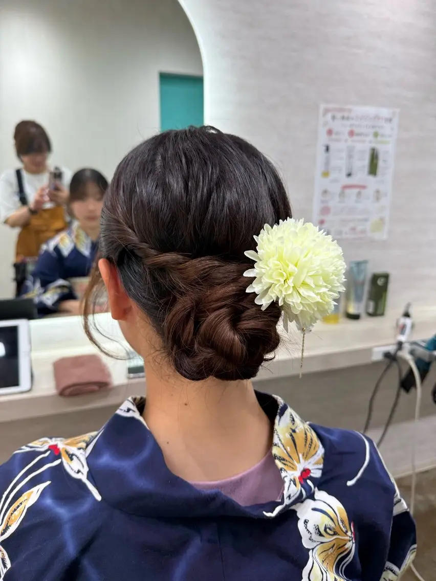 セミロング ヘアアレンジ 浴衣 ヘアセット 縮毛矯正/髪質改善 /関内/あべももこのヘアスタイル