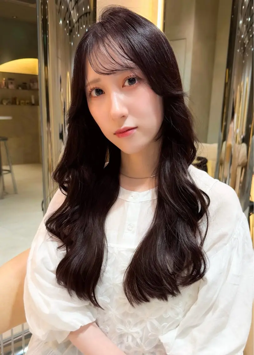 ロング ロングレイヤー 韓国風ヘア レイヤーカット ロング 小顔カット 小顔レイヤー/顔周り 艶髪カラー/金山のヘアスタイル