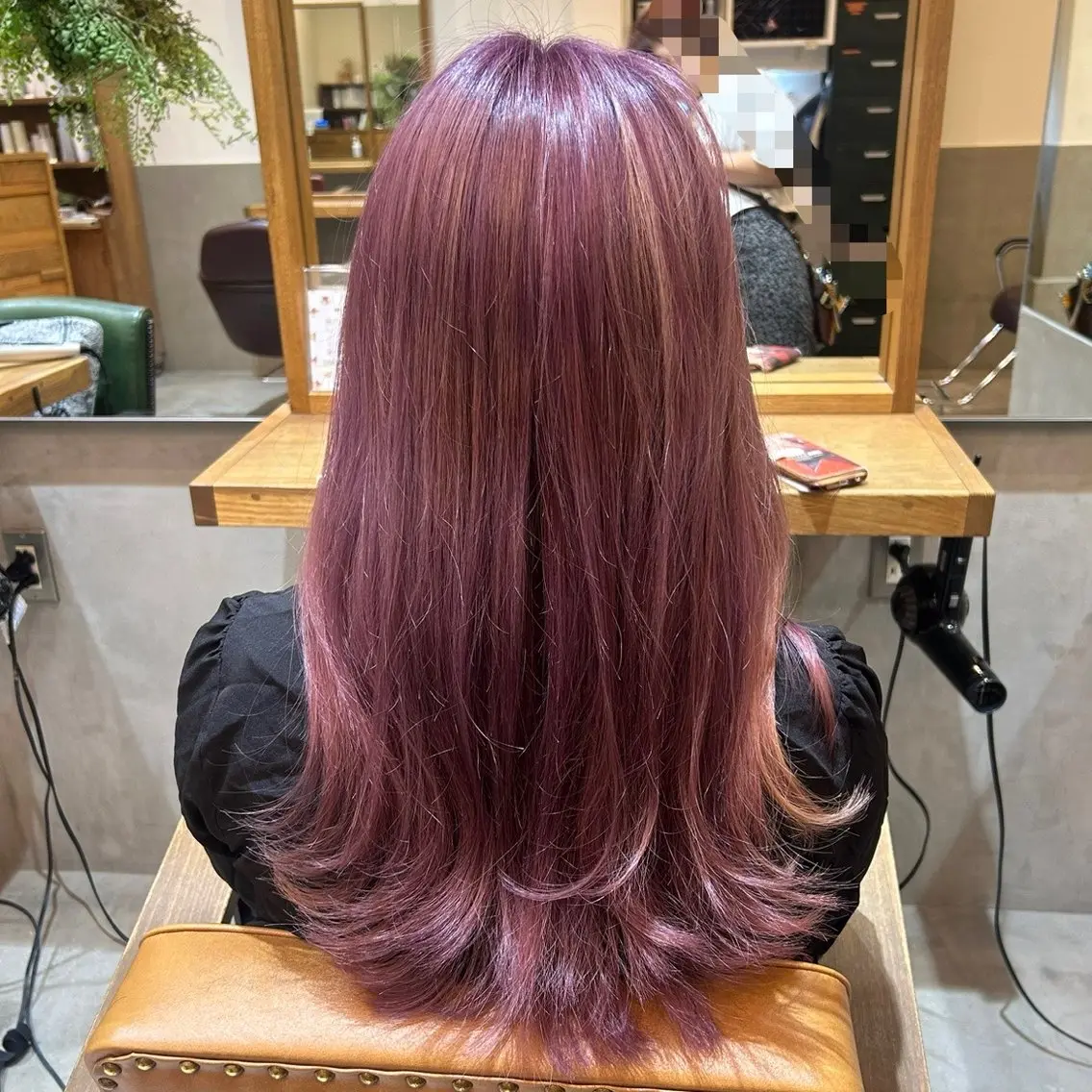 カラー 若狭 彩花のヘアスタイル
