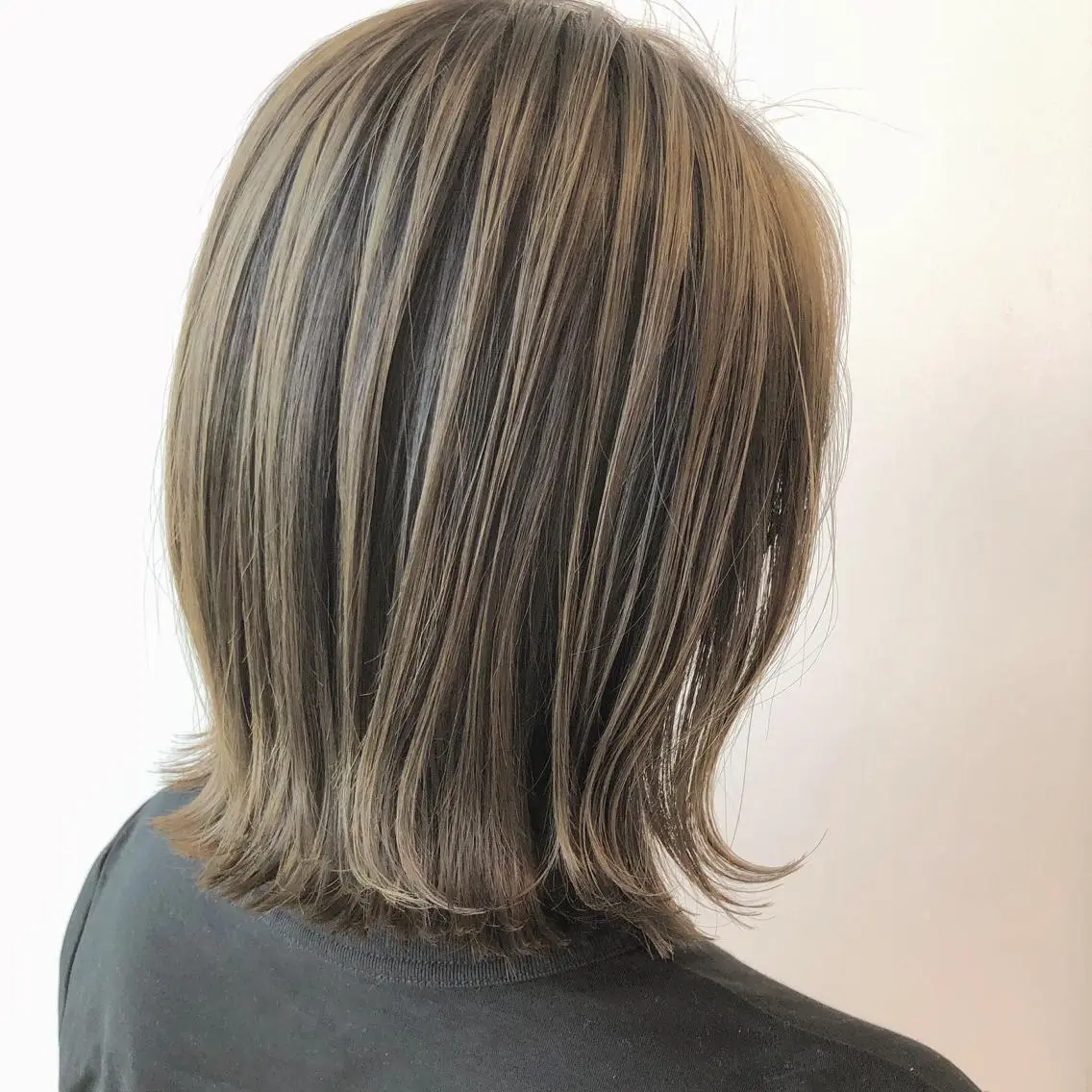 ショート カラー バレイヤージュ ベージュカラー レイヤーカット ヤマモト マイのヘアスタイル