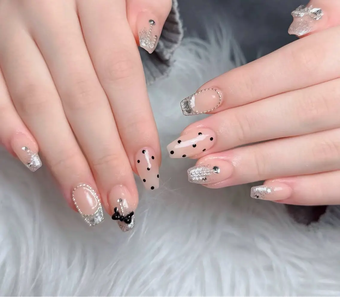 ネイル アートネイル チークネイル フレンチネイル ジェルネイル ガーリー HAPPI NAIL 大国町のネイルデザイン