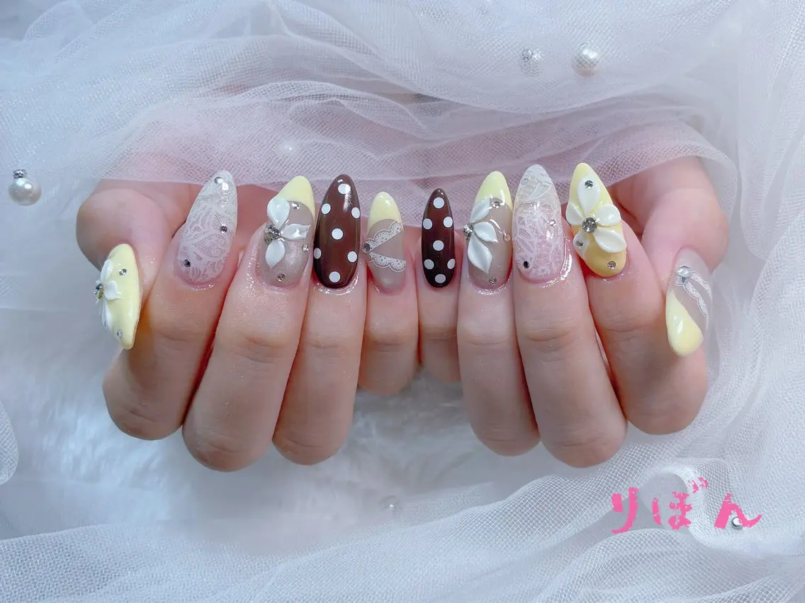 セミロング ハンドネイル りぼん Re:Bonrのネイルデザイン