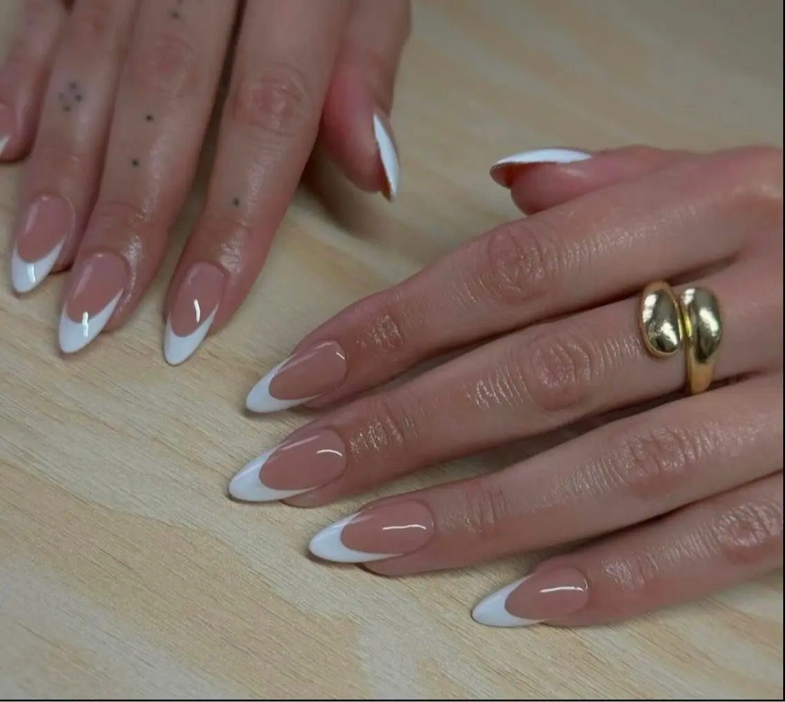 ネイル アートネイル オーロラネイル チークネイル フレンチネイル ガラスフレンチ 🎀YooLi Nail salonのネイルデザイン