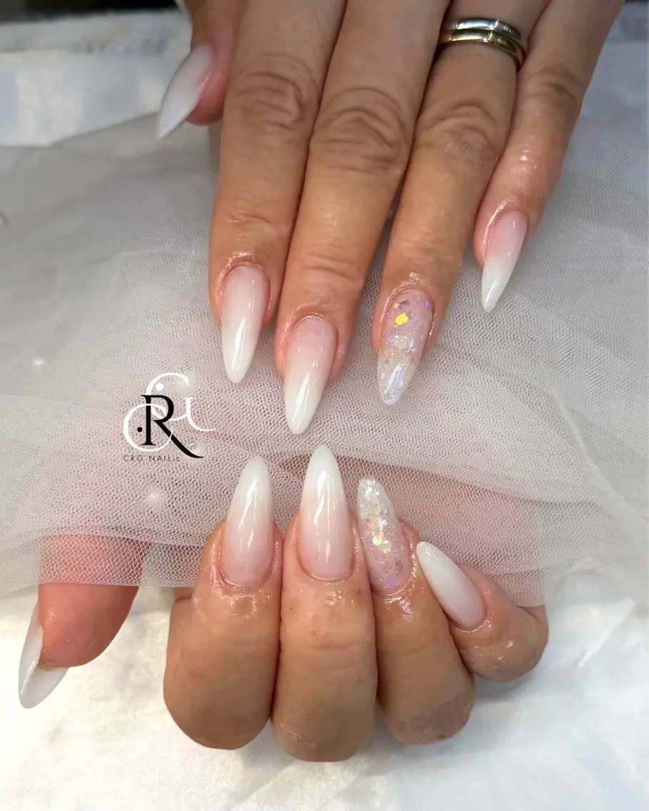 セミロング ハンドネイル CRGNAIL EMIRIのネイルデザイン