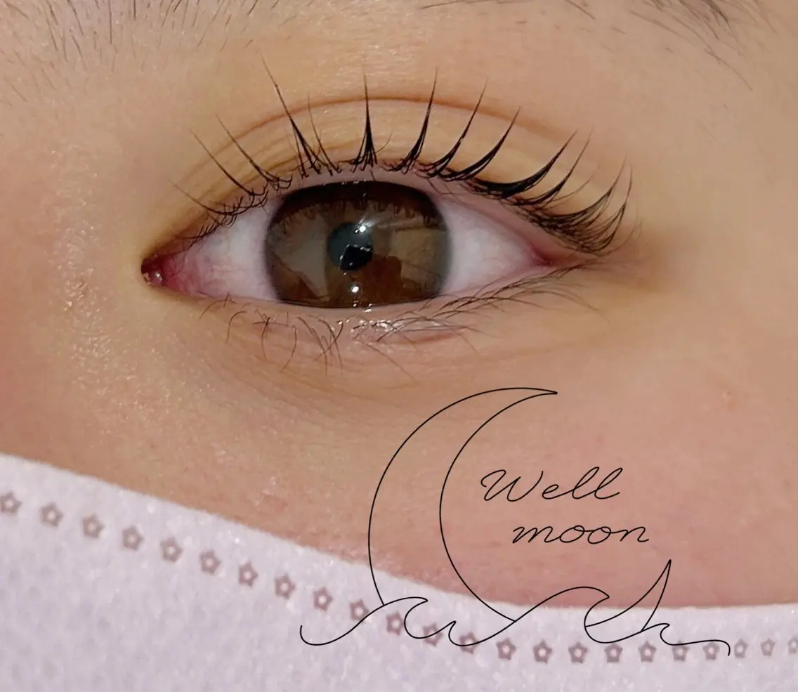 マツエク・マツパ パリジェンヌラッシュリフト マツパ Well moon 🌙岩部のマツエク・マツパデザイン