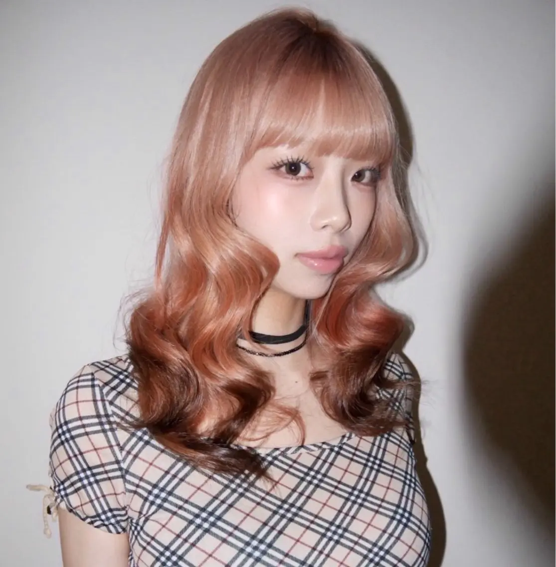 ミディアム カラー KUBO YURAのヘアスタイル