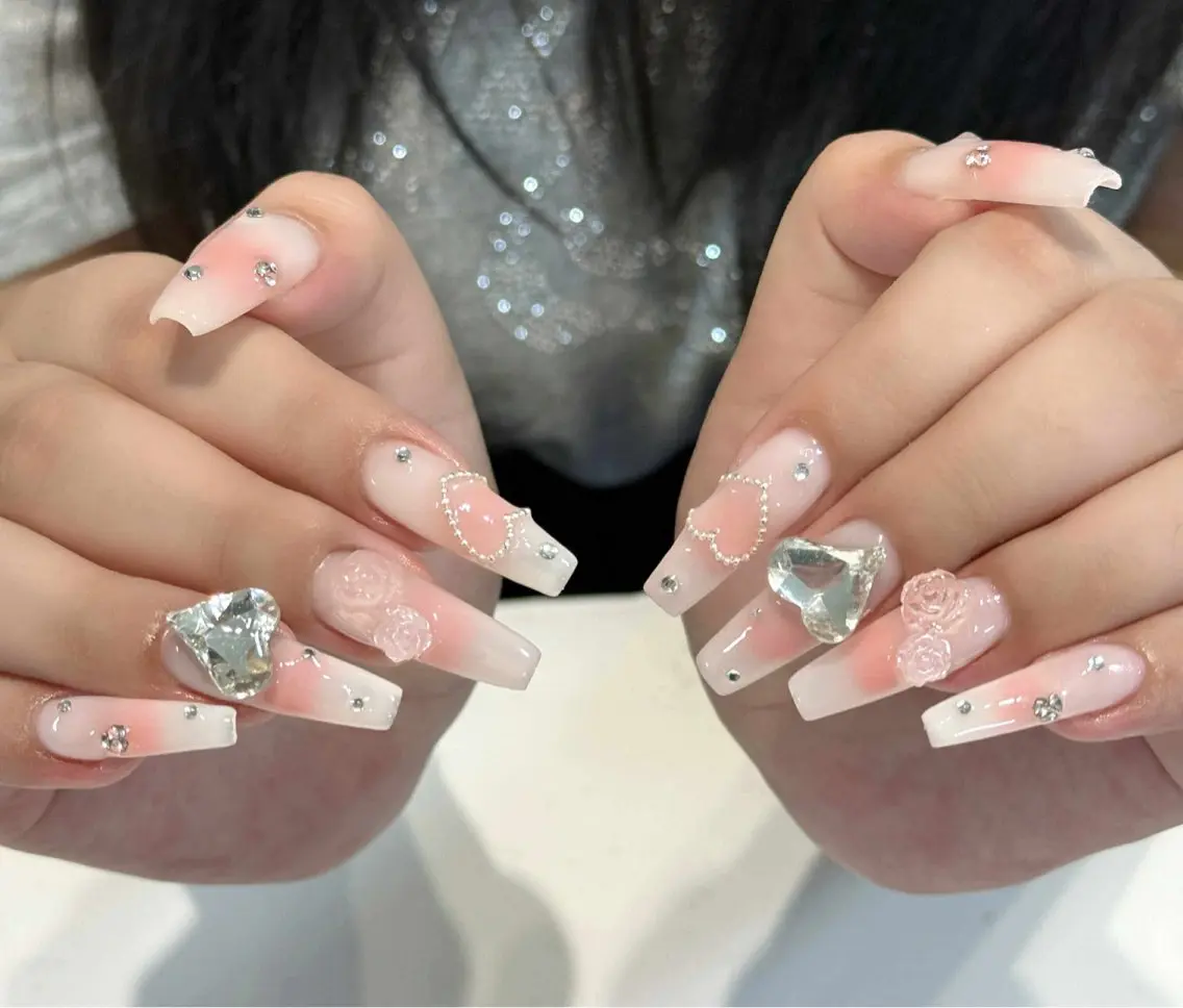 ネイル フレンチネイル ジェルネイル キラキラネイル 韓国ネイル マグネットネイル Julli NailStudioのネイルデザイン