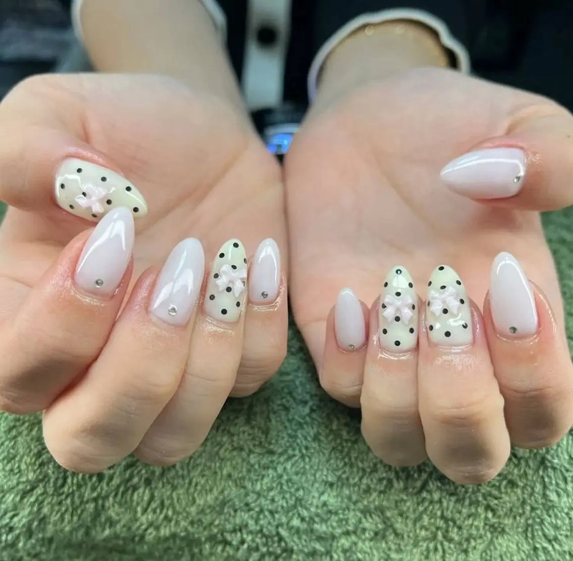 ネイル ストーンネイル ハンドネイル フットネイル MHR nailのネイルデザイン
