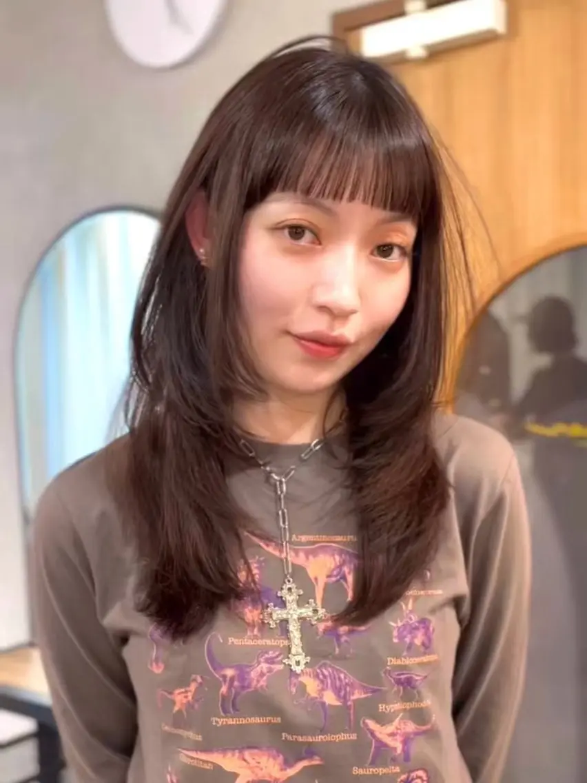 ロング レイヤーカット オン眉 野口 咲愛のヘアスタイル