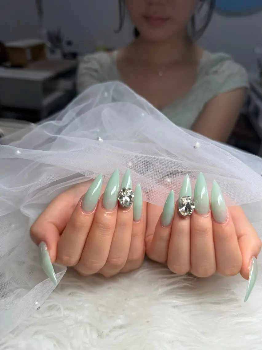 ネイル チークネイル フレンチネイル キラキラネイル 韓国ネイル マグネットネイル ハンドネイル Sakura h.babynailのネイルデザイン