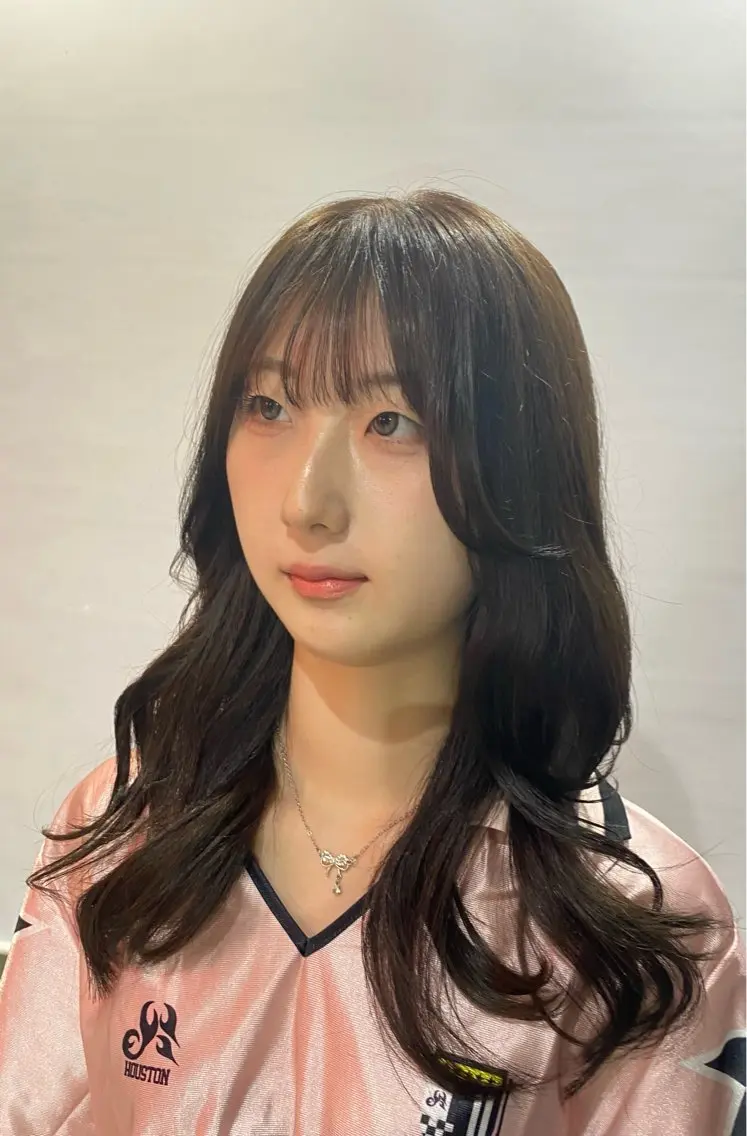 カラー ベージュカラー オリーブベージュ ヘアカラー 齋藤 茉紘のヘアスタイル