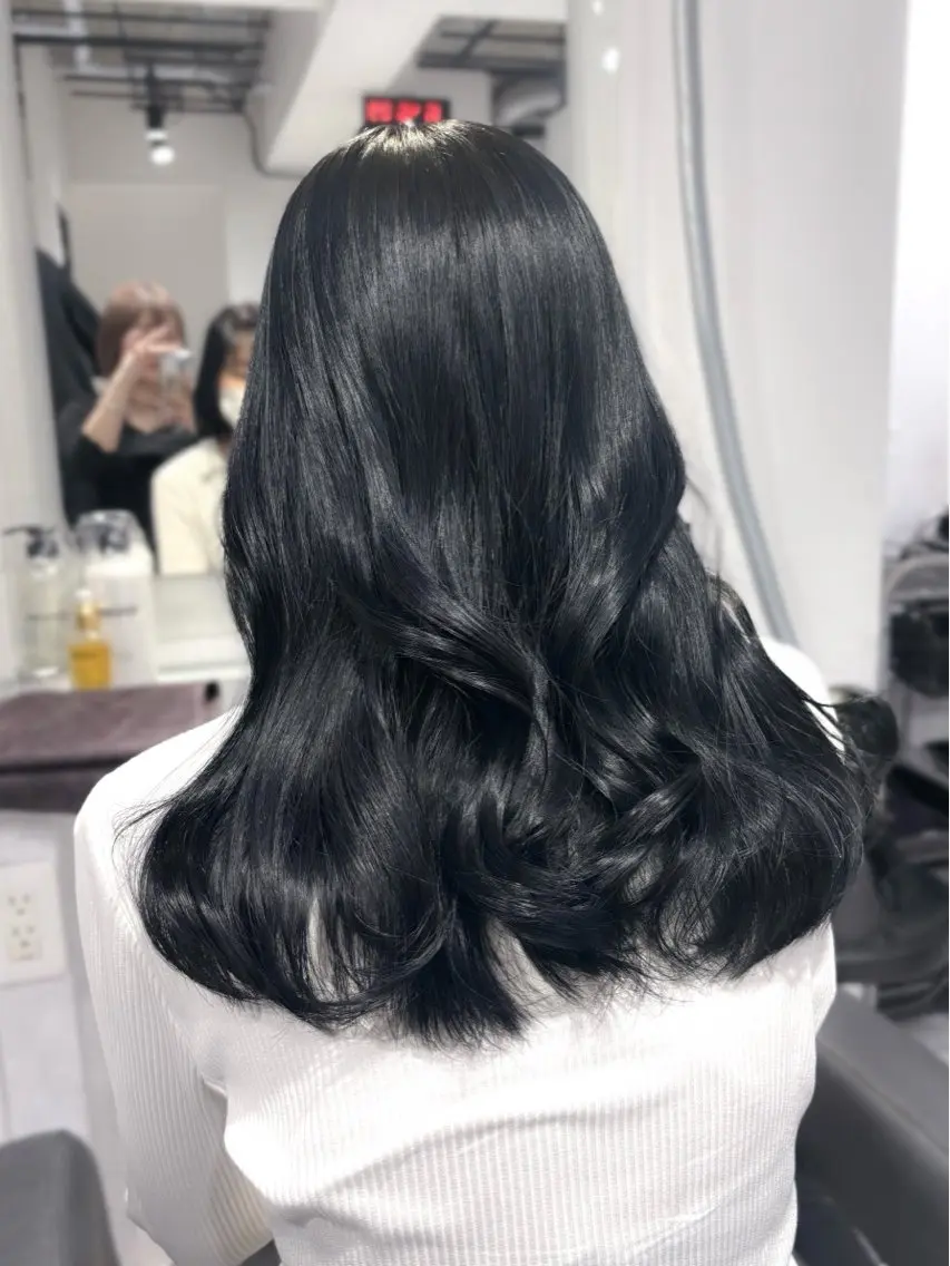 ロング カラー 黒髪 ブルーカラー ブルーブラック 透明感カラー 表参道♡暗髪♡ 艶カラー♡アユミのヘアスタイル
