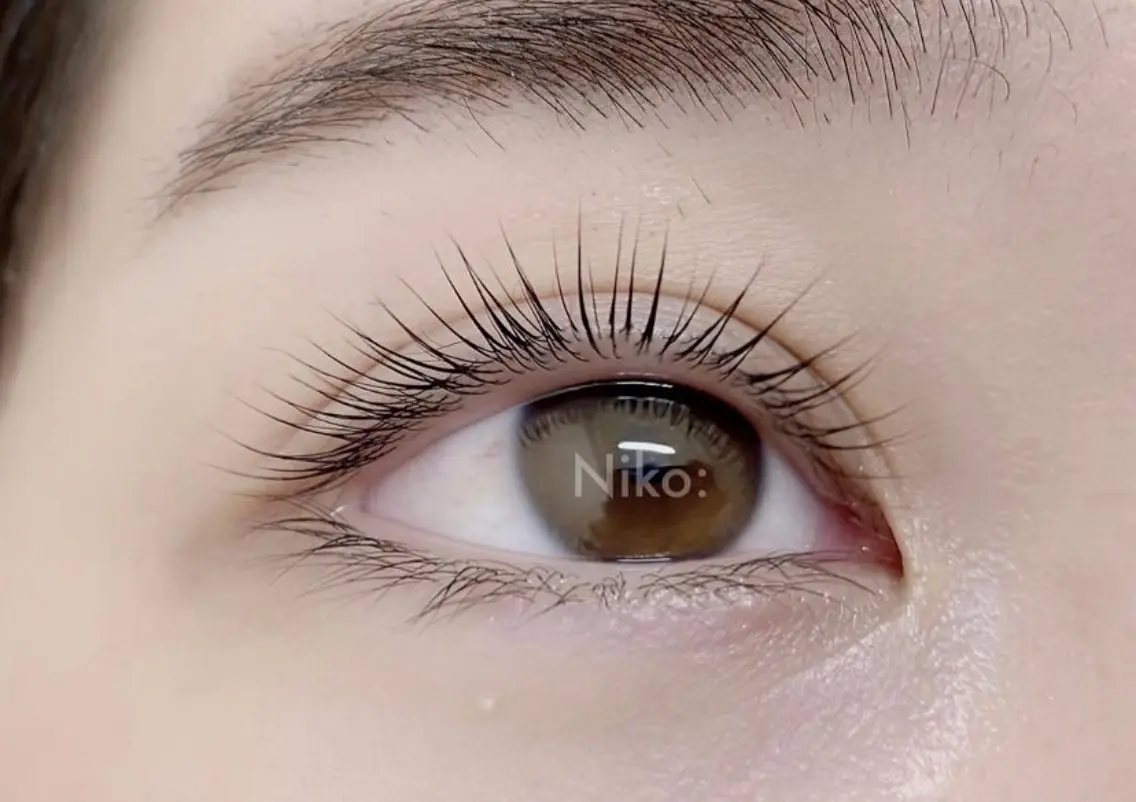 メンズ マツエク・マツパ メンズパーマ ケラチンラッシュリフト 一重×まつ毛パーマ ꒰ ‪Niko ꒱‬ aimi·͜·⋆の眉毛・アイブロウイメージ