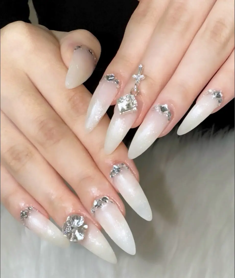 ネイル 持ち込み ハンドネイル Eminal nailのネイルデザイン