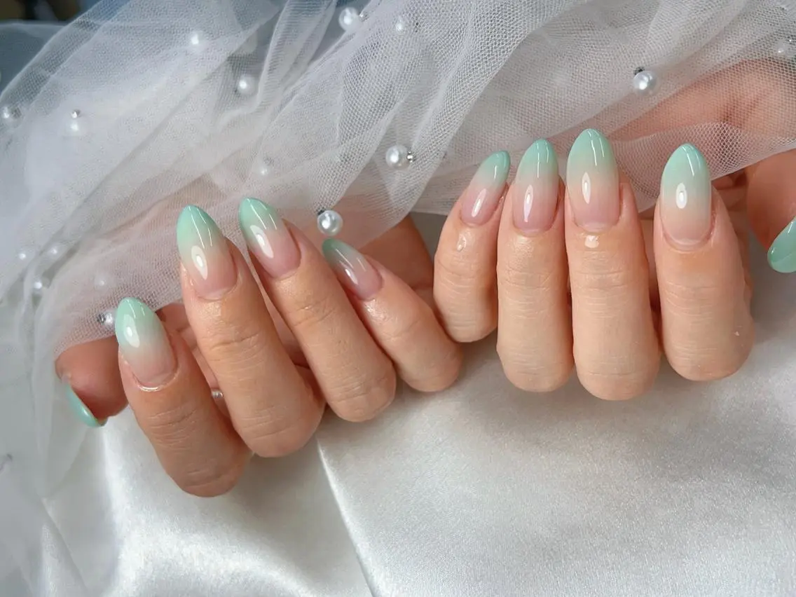ネイル グラデーション ハンドネイル Bijou Nails 有真のネイルデザイン
