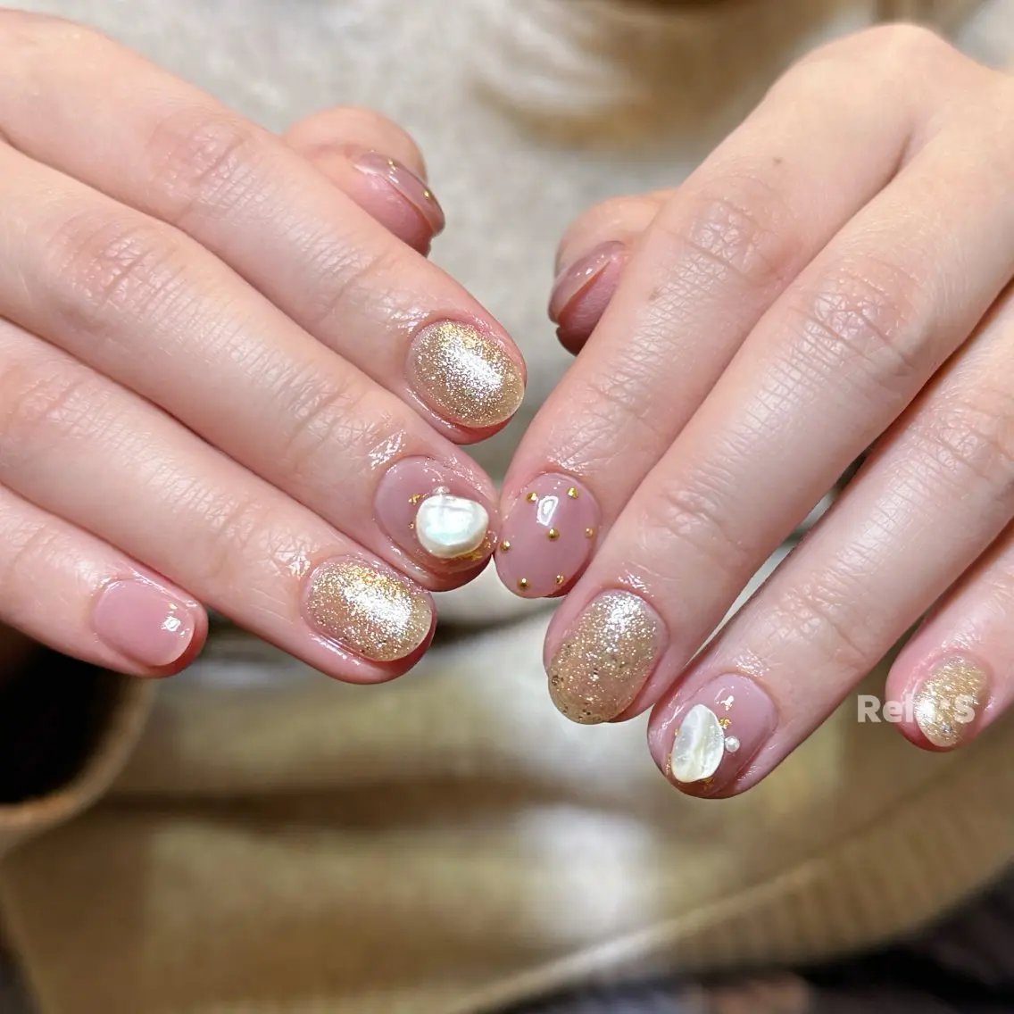ネイル オーロラネイル 長さ出し フレンチネイル ジェルネイル ガラスフレンチ ハンドネイル Rela・S NAILのネイルデザイン