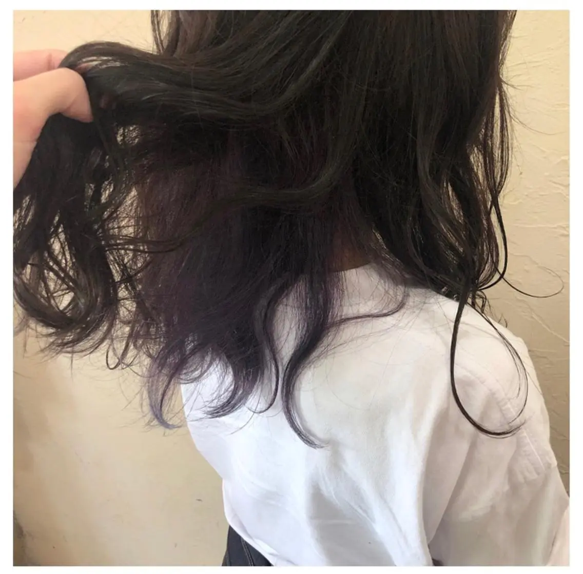 セミロング カラー ブリーチ インナーカラー パープルカラー ヘアカラー トリートメント ENIF ヤマグチアツコのヘアスタイル