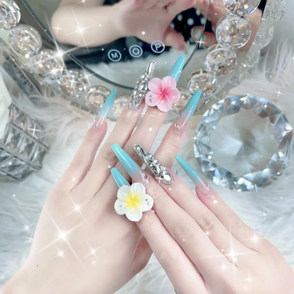 ネイル オーロラネイル チークネイル フラッシュネイル フレンチネイル ジェルネイル ハンドネイル ハンドケア Miyu Nailのネイルデザイン